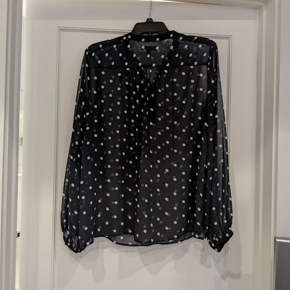 🌸 Banana Republic Sheer Long Sleeve Blouse Navy Blue w/ Cream Polka-Dots Size M - Picture 6 of 10